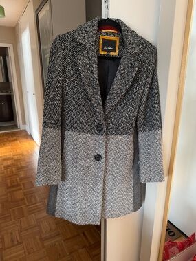 Wool-Blend Colorblock Herringbone Coat - Gray/Black